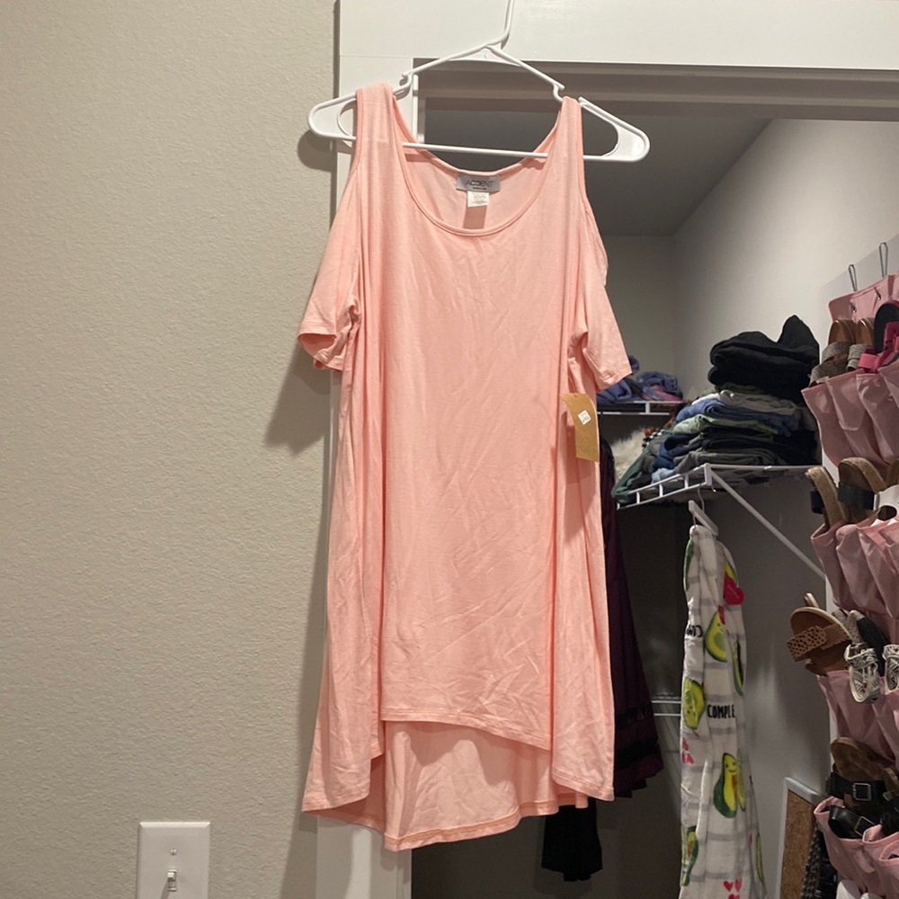 cold shoulder pink top! L/XL